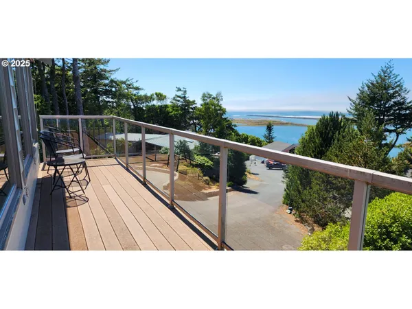 $1,318,000 | 94418 Tom Cat Hill Road, Gold Beach, OR 97444