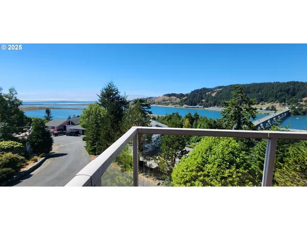 $1,318,000 | 94418 Tom Cat Hill Road, Gold Beach, OR 97444