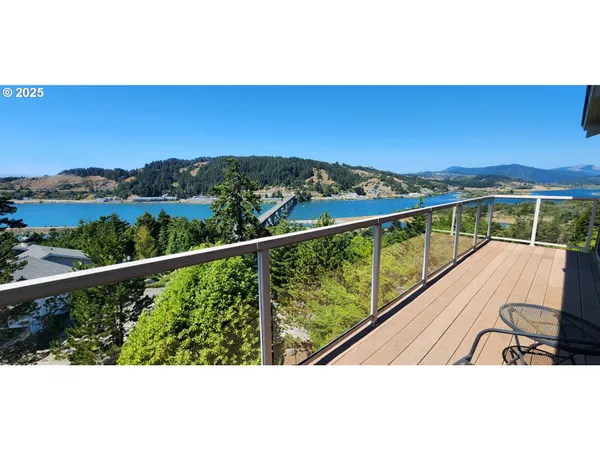 $1,318,000 | 94418 Tom Cat Hill Road, Gold Beach, OR 97444