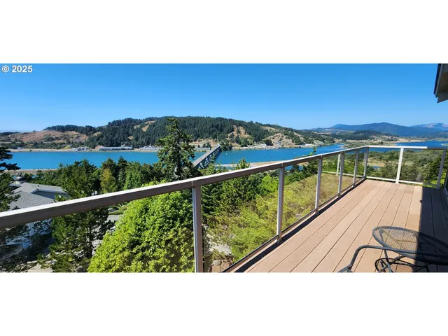 $1,318,000 | 94418 Tom Cat Hill Road, Gold Beach, OR 97444