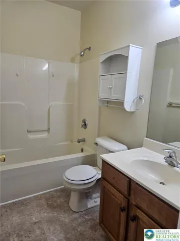 $1,685 | 501 Race Street, Unit 3, Catasauqua, PA 18032