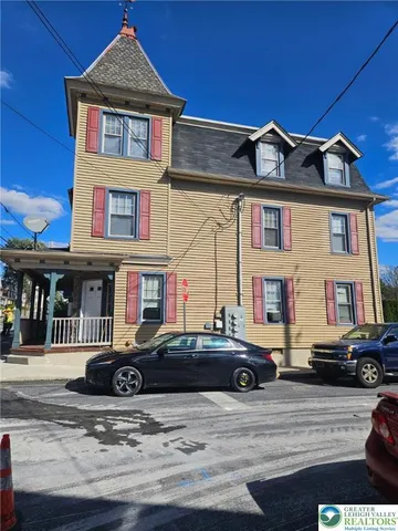 $1,685 | 501 Race Street, Unit 3, Catasauqua, PA 18032