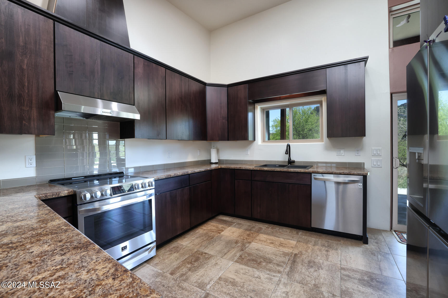 8 Calle Del Ensueno Rio Rico, AZ 85648 - Photo 12 of 44 Gallery Image 12