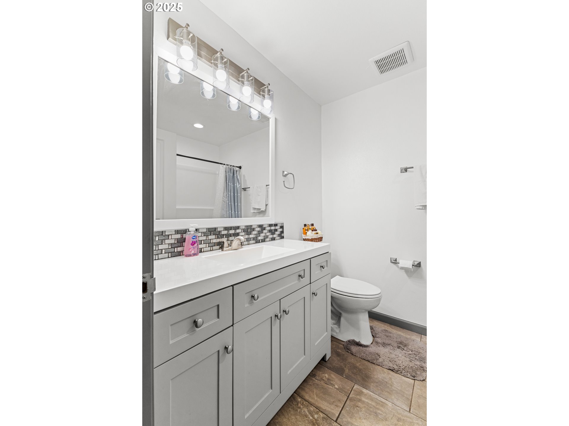 2579 Pony Creek Road North Bend, OR 97459 - Photo 22 of 35