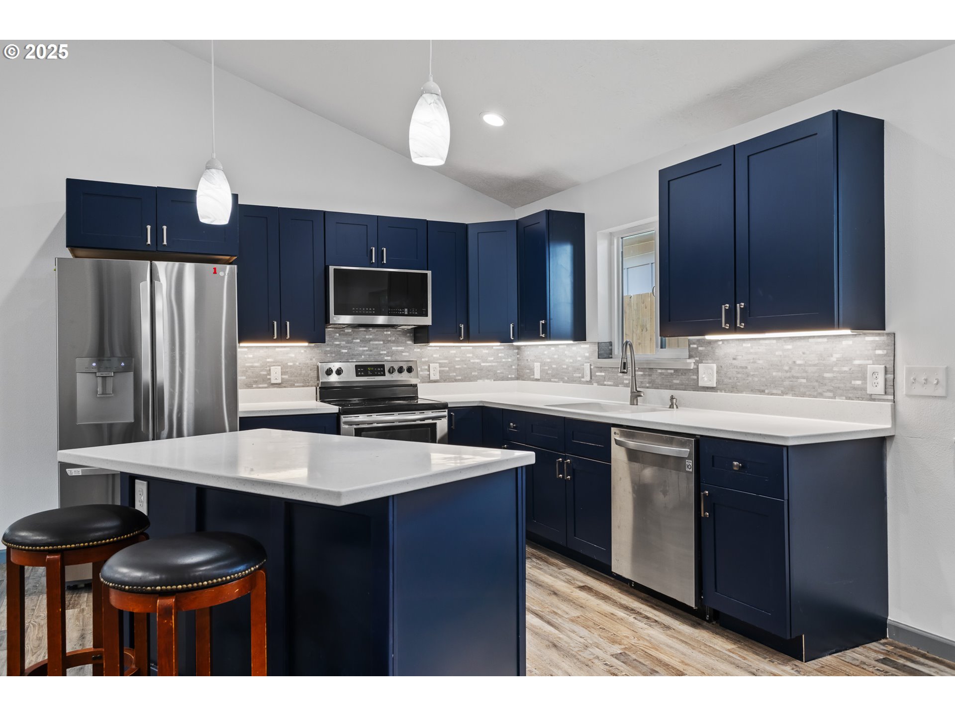 2579 Pony Creek Road North Bend, OR 97459 - Photo 10 of 35