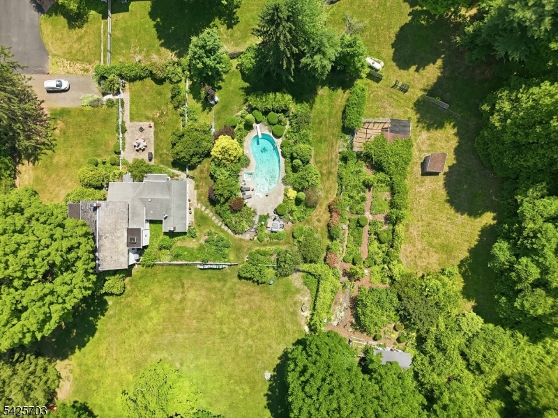 32 Tanners Brook Road Chester, NJ 07930 - Photo 5 of 40 Gallery Image 5
