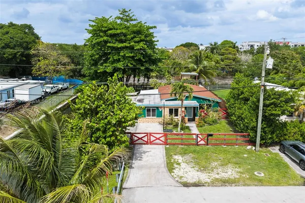 $3,800 | 7245 South Waterway Drive, Miami, FL 33155