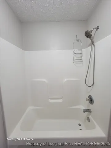 $1,600 | 409 Sparrow Drive, Fayetteville, NC 28306