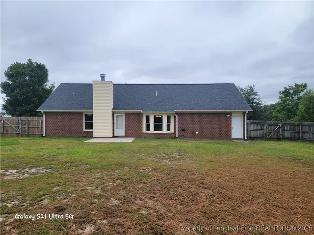 $1,600 | 409 Sparrow Drive, Fayetteville, NC 28306