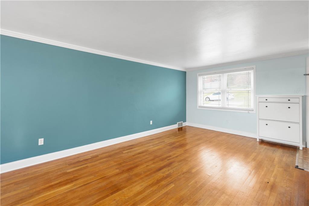 1034 Dallett Road Pittsburgh, PA 15227 - Photo 17 of 41 Gallery Image 17