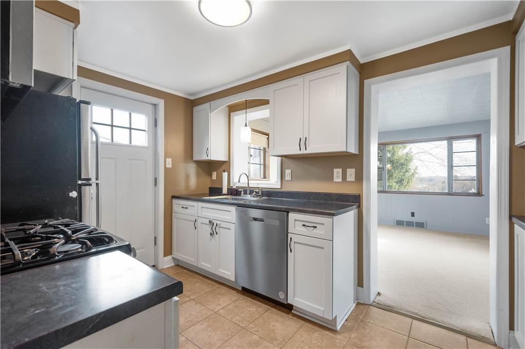 1034 Dallett Road Pittsburgh, PA 15227 - Photo 24 of 41 Gallery Image 24