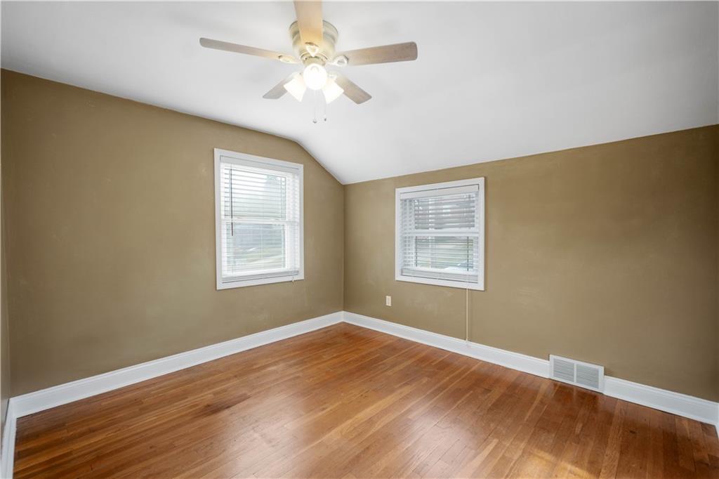 1034 Dallett Road Pittsburgh, PA 15227 - Photo 34 of 41 2nd bedroom
