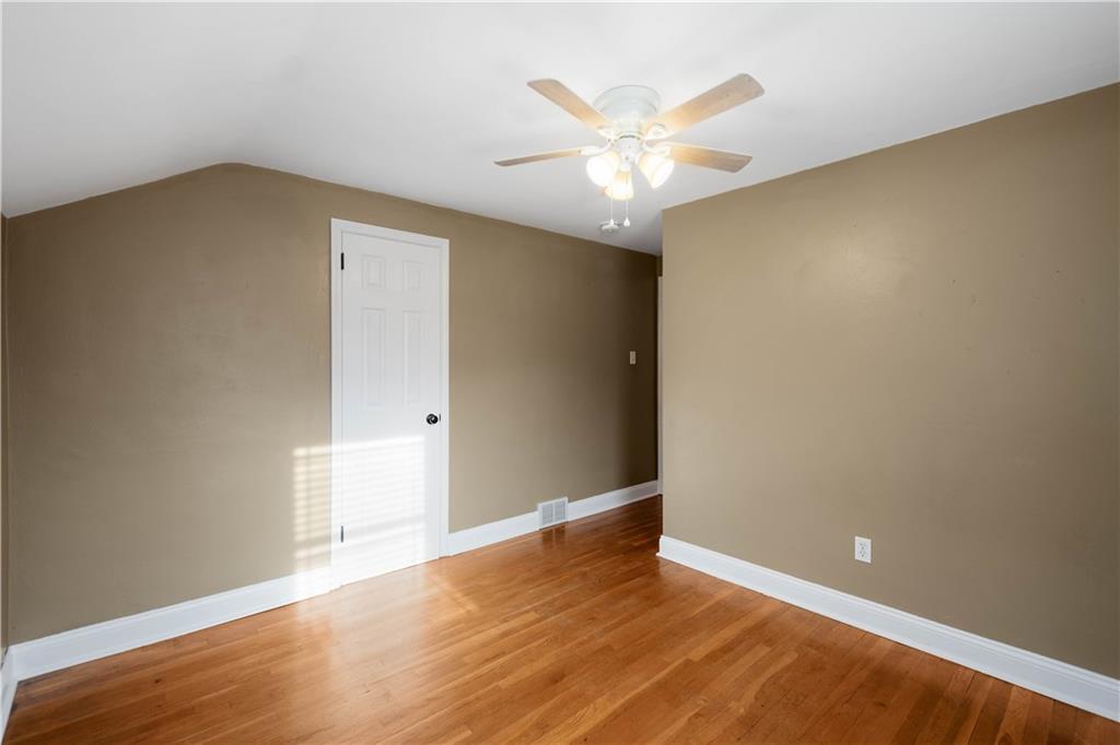 1034 Dallett Road Pittsburgh, PA 15227 - Photo 35 of 41 2nd bedroom