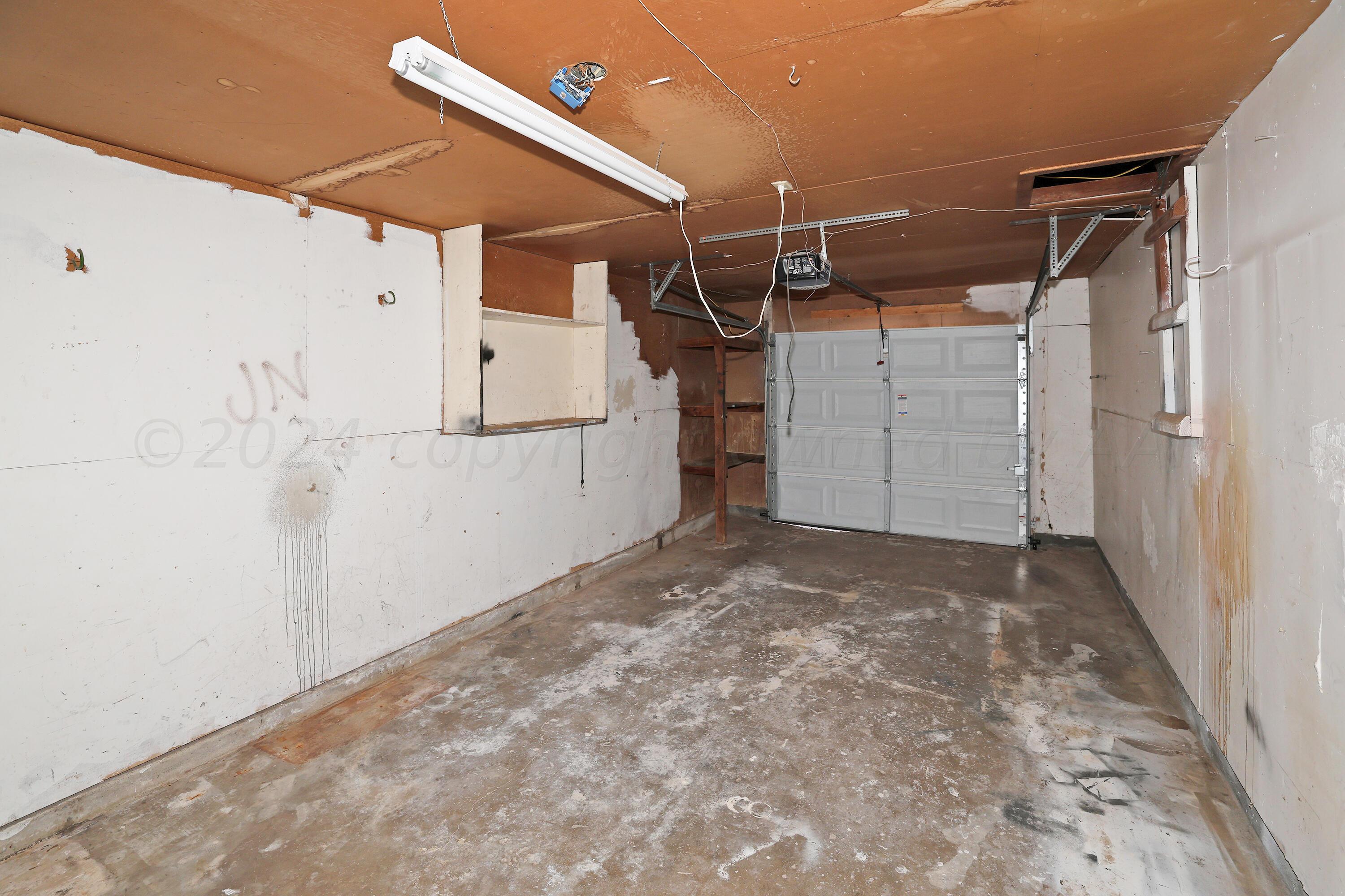 5206 South Travis Street Amarillo, TX 79110 - Photo 21 of 21 a view of a garage