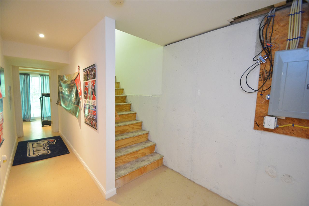 6 Mulberry Lane Amherst, NH 03031 - Photo 12 of 35