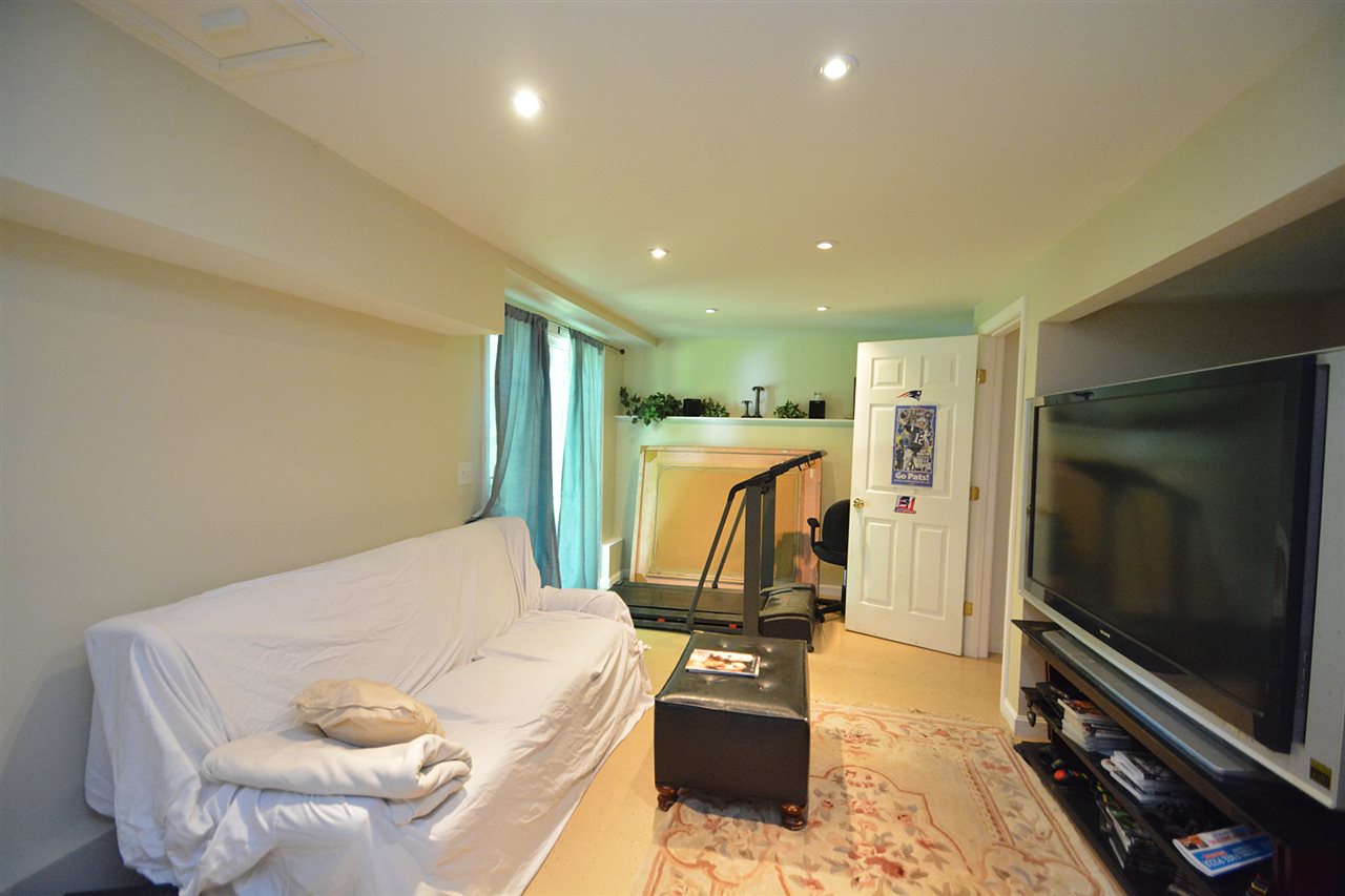 6 Mulberry Lane Amherst, NH 03031 - Photo 14 of 35