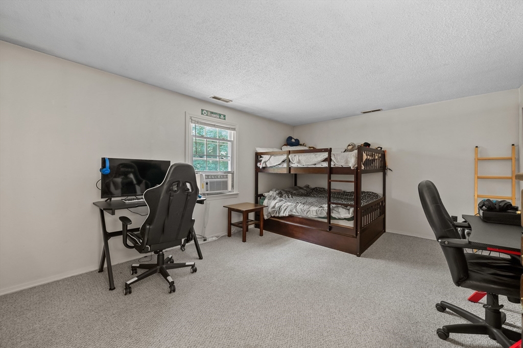 607-609 Flat Hill Road Lunenburg, MA 01462 - Photo 12 of 42