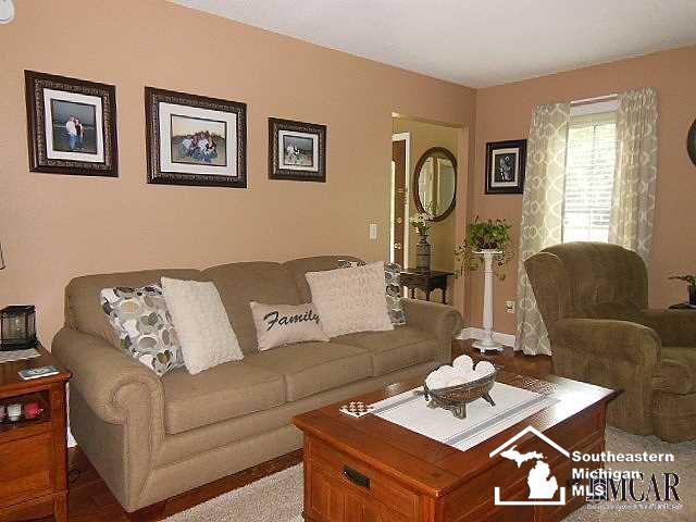 636 West Erie Road Temperance, MI 48182 - Photo 10 of 26 21488714-9.JPG