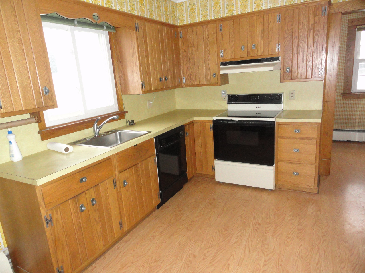 82 Holmes Road Pittsfield, MA 01201 - Photo 3 of 9 DSC02619