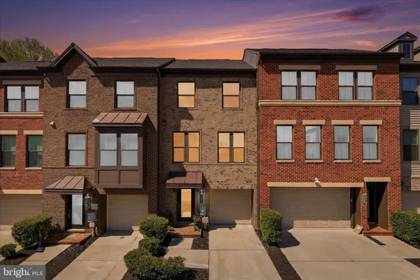 $935,000 | 3056 Wild Blue Indigo Court, Fairfax, VA 22031