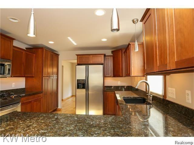 811 Princeton Road Berkley, MI 48072 - Photo 8 of 36
