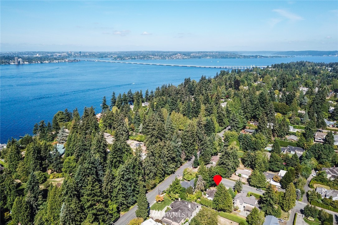 7611 Northeast 12th Street Medina, WA 98039 - Photo 3 of 23 a view of lake and mountain