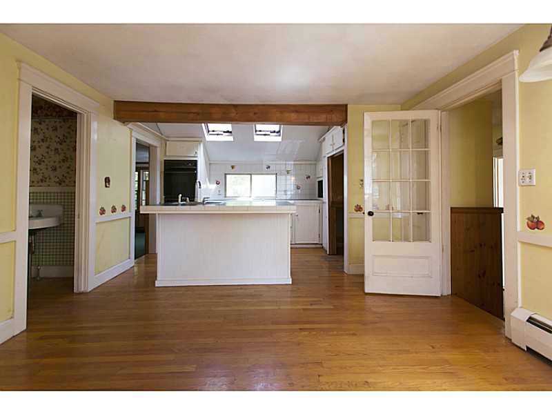 16 Linden Road Barrington, RI 02806 - Photo 11 of 25 Kitchen.