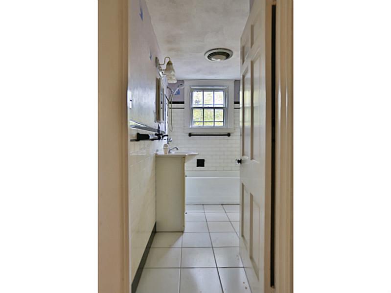 16 Linden Road Barrington, RI 02806 - Photo 18 of 25 Bathroom.