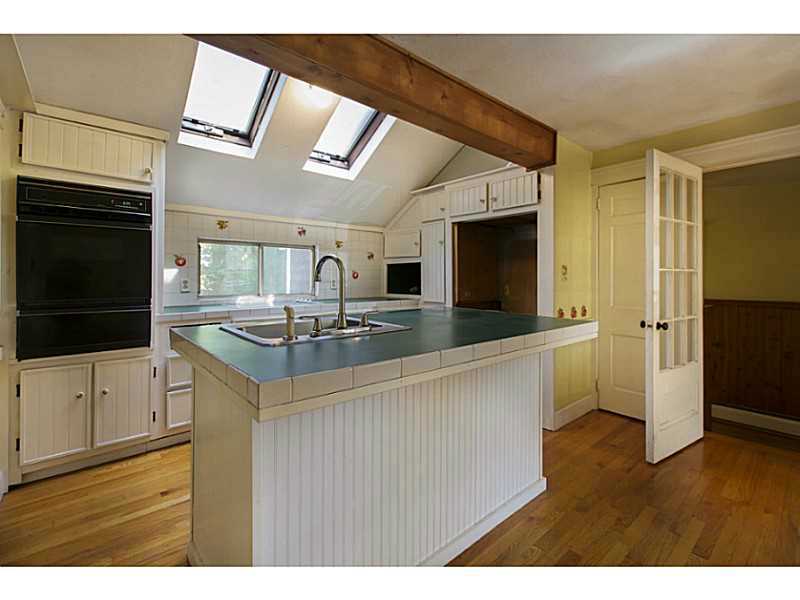 16 Linden Road Barrington, RI 02806 - Photo 8 of 25 Kitchen.