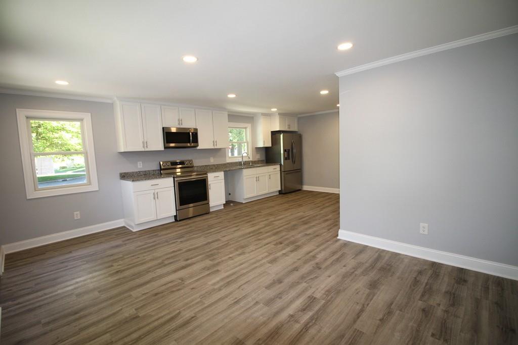 64 Shady Brook Lane Springfield, MA 01118 - Photo 2 of 8 Gallery Image 2