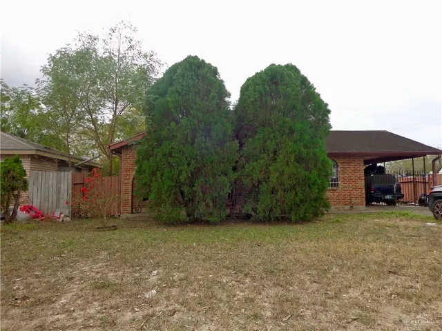 a view of a outdoor space with garden