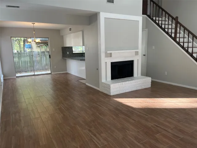 $1,975 | 65 Yewleaf Road, The Woodlands, TX 77381