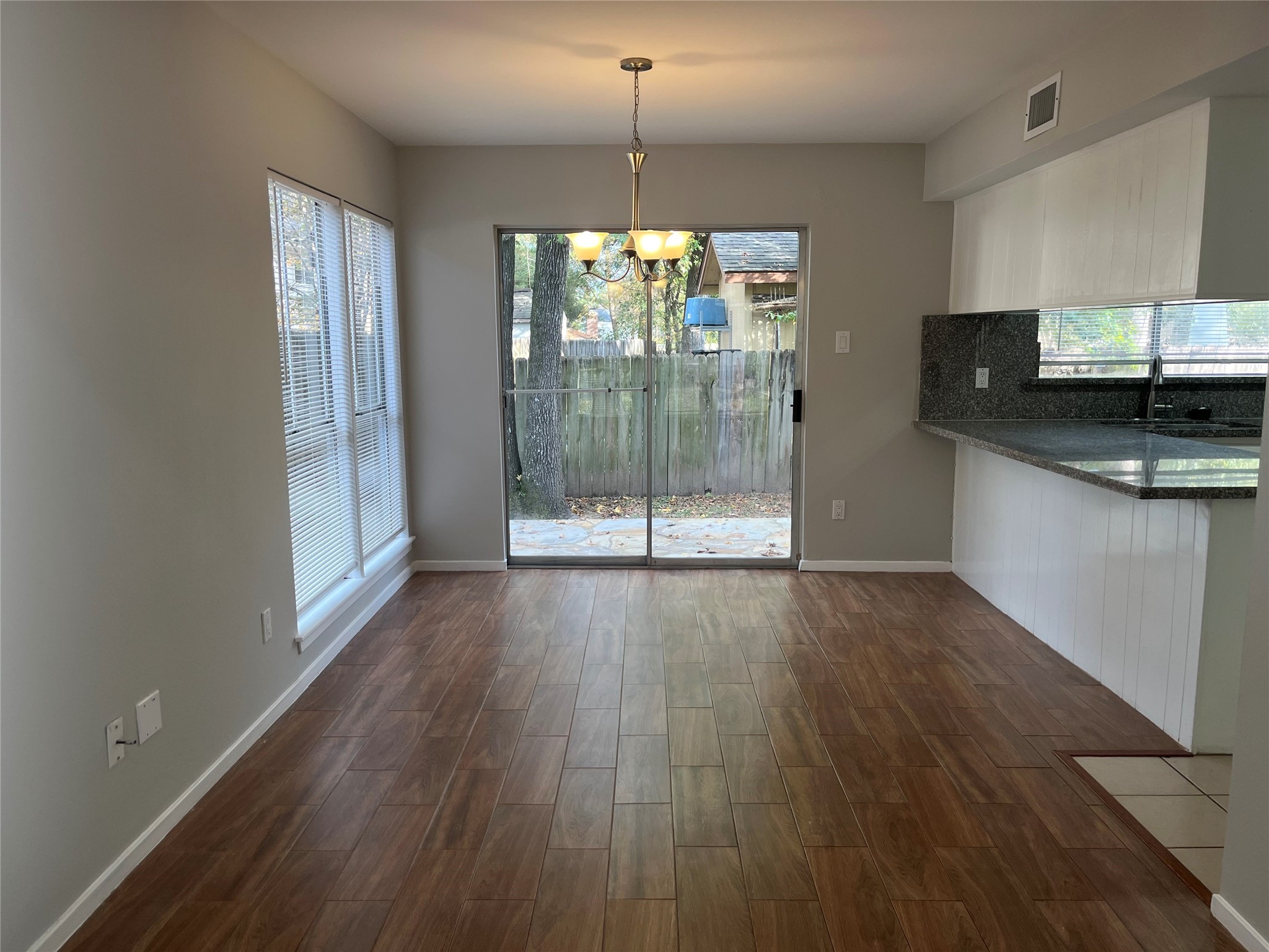 65 Yewleaf Road The Woodlands, TX 77381 - Photo 4 of 24