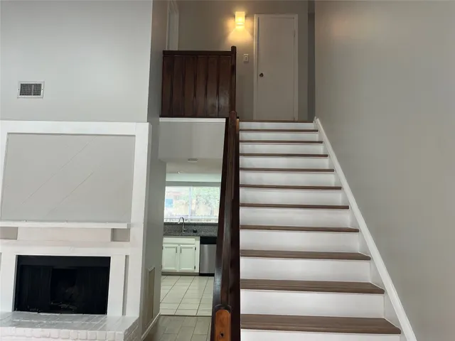 $1,975 | 65 Yewleaf Road, The Woodlands, TX 77381