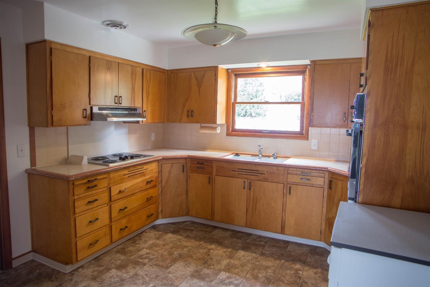 282 Oak Grove Road Medford, OR 97501 - Photo 2 of 26 Additional Photo