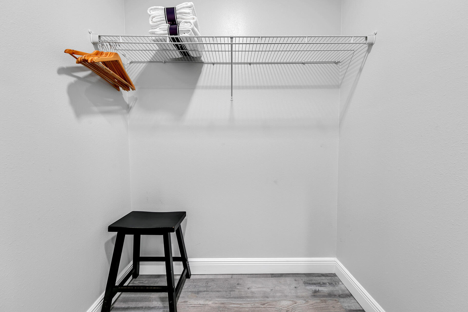 1740 South County Highway, Unit 308 Santa Rosa Beach, FL 32459 - Photo 18 of 28 a view of cupboard