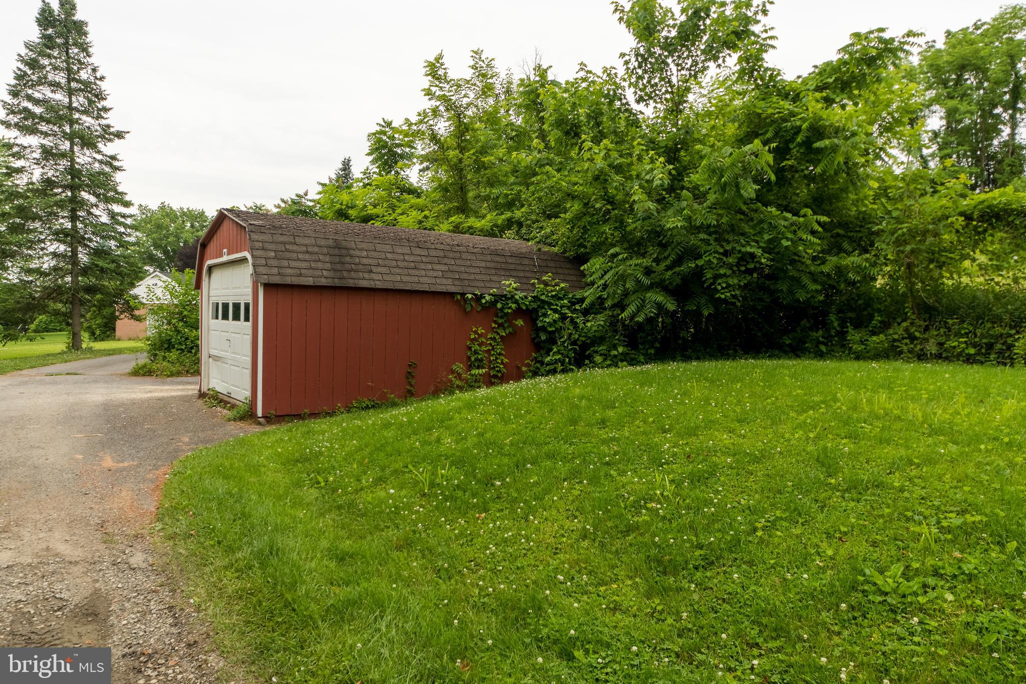 1575 Stony Battery Road Lancaster, PA 17601 - Photo 11 of 44 Gallery Image 11