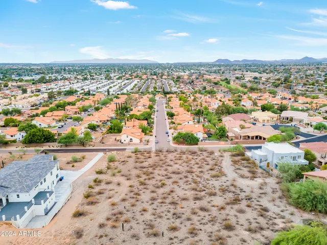 $657,978 | 18249 North 13th Place, Unit 1, Phoenix, AZ 85022
