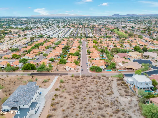 $657,978 | 18249 North 13th Place, Unit 1, Phoenix, AZ 85022
