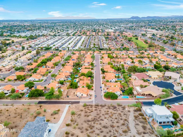 $657,978 | 18249 North 13th Place, Unit 1, Phoenix, AZ 85022