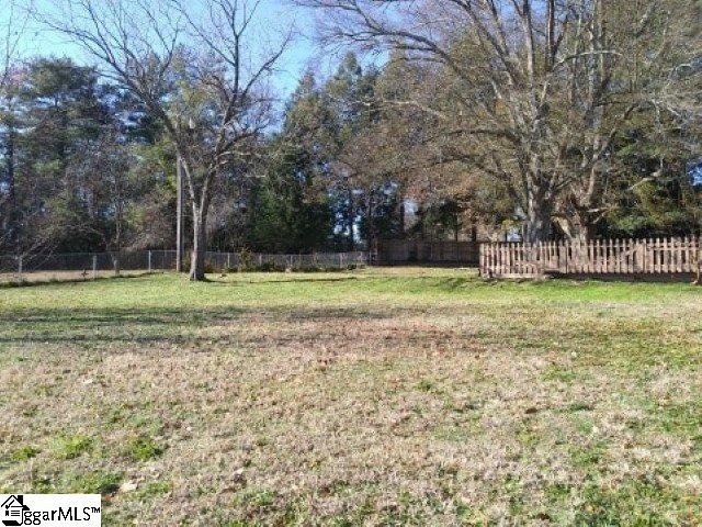 401 Taylor Road Greer, SC 29651 - Photo 4 of 20