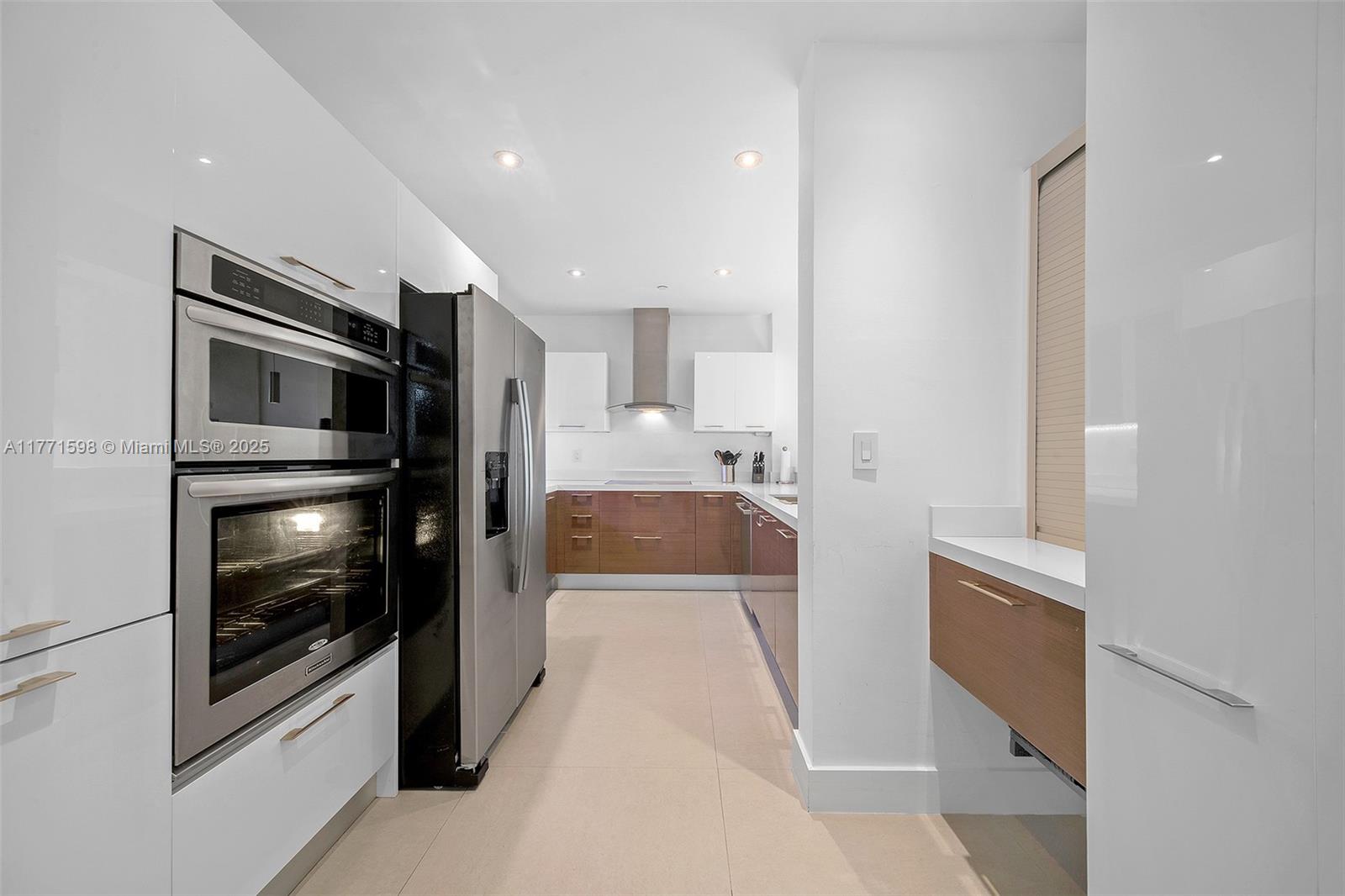 201 Crandon Boulevard, Unit 827 Key Biscayne, FL 33149 - Photo 19 of 49