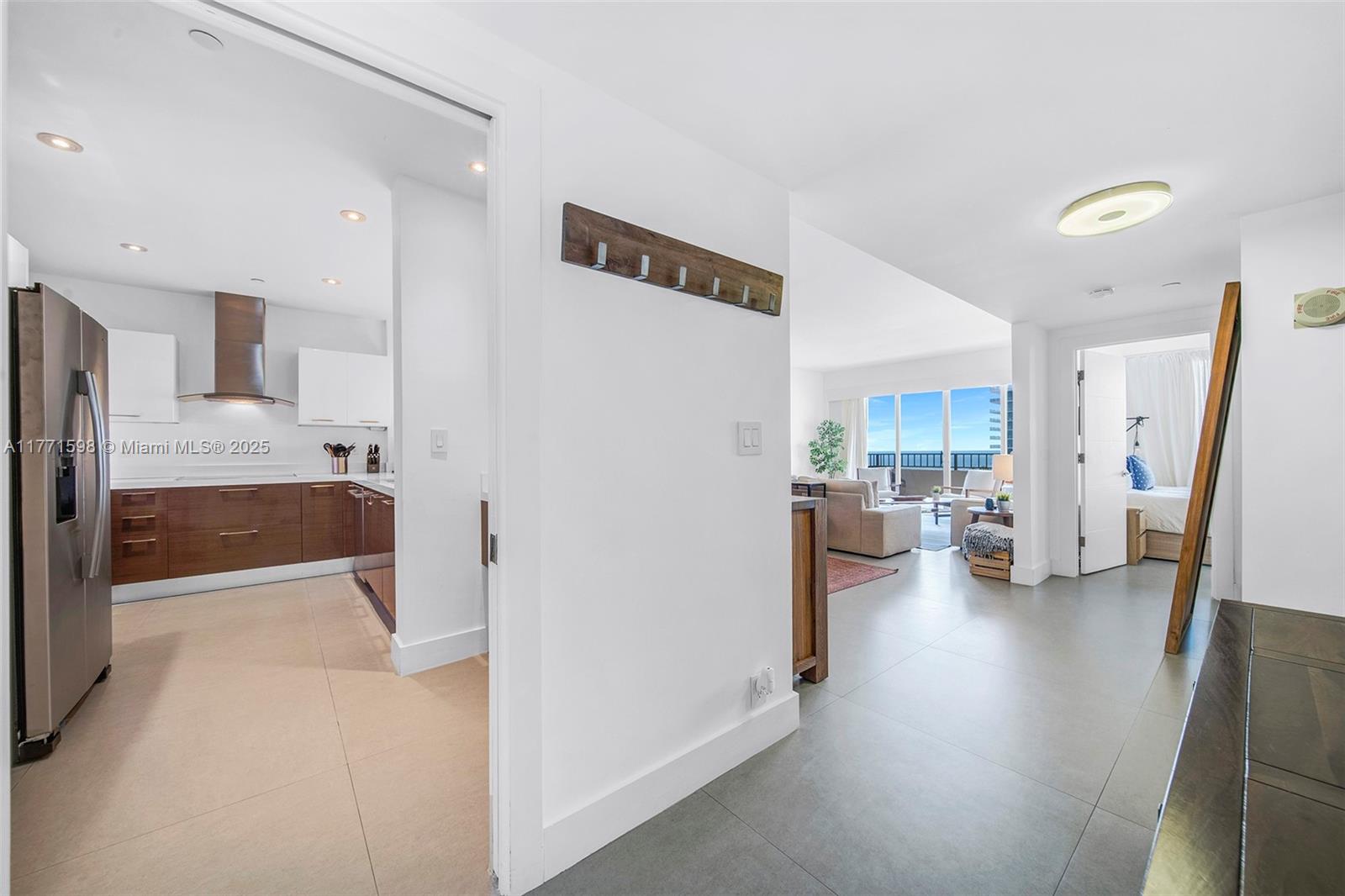 201 Crandon Boulevard, Unit 827 Key Biscayne, FL 33149 - Photo 2 of 49