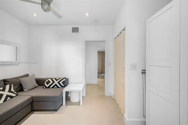 $6,850 | 201 Crandon Boulevard, Unit 827, Key Biscayne, FL 33149