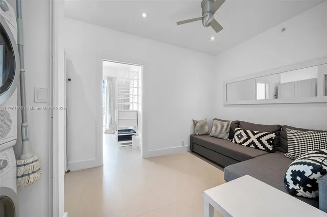 $6,850 | 201 Crandon Boulevard, Unit 827, Key Biscayne, FL 33149