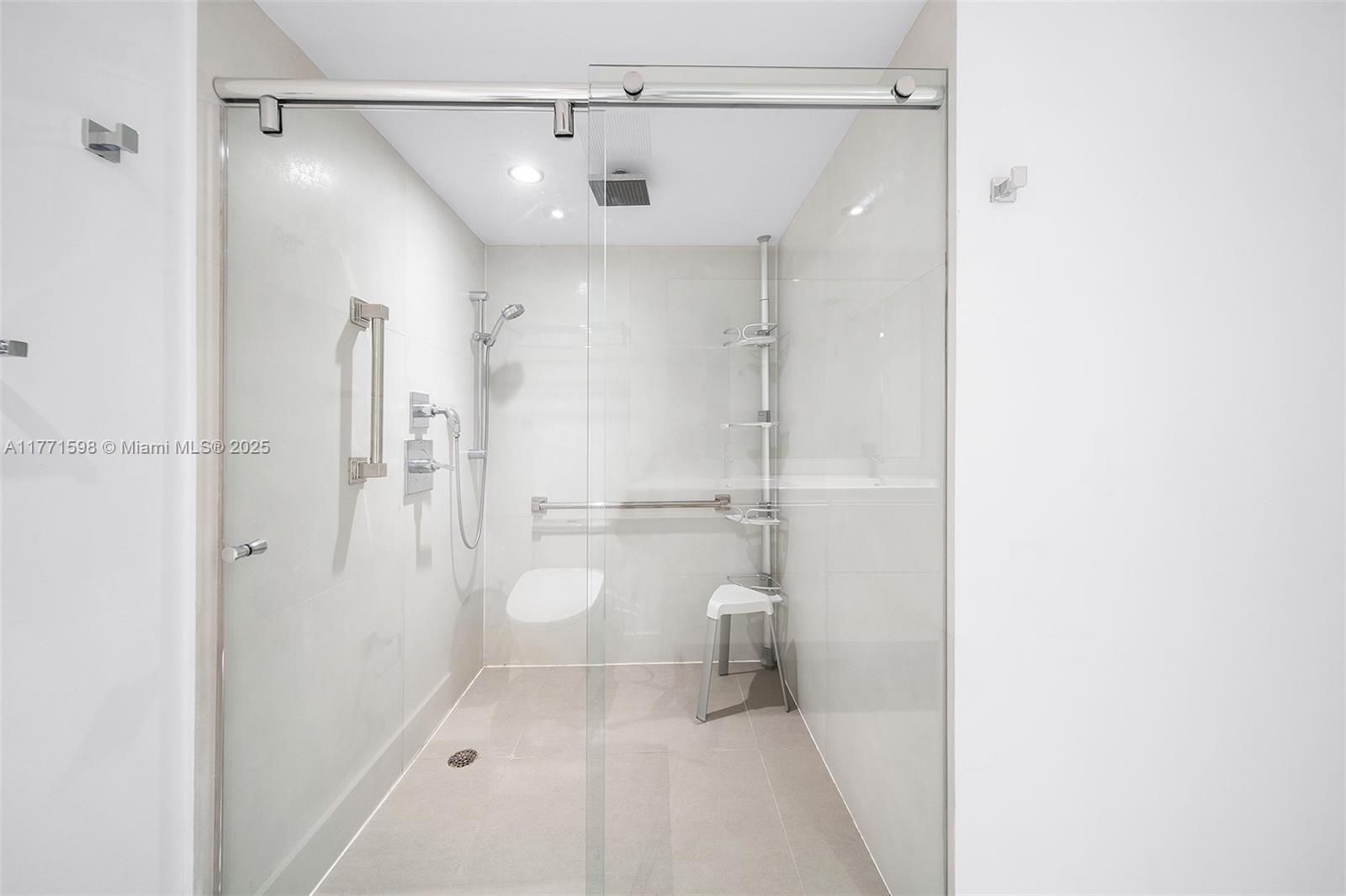 201 Crandon Boulevard, Unit 827 Key Biscayne, FL 33149 - Photo 38 of 49