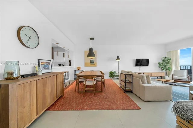 $6,850 | 201 Crandon Boulevard, Unit 827, Key Biscayne, FL 33149