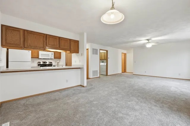 $899,999 | 1201-1209 Stonewood Crossing, Sun Prairie, WI 53590