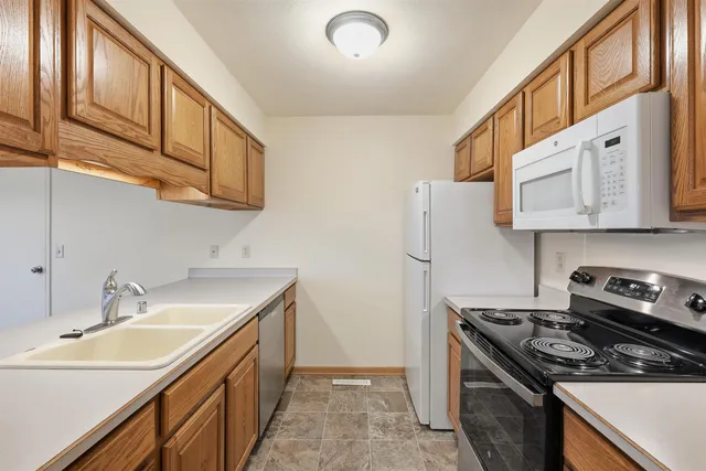 $899,999 | 1201-1209 Stonewood Crossing, Sun Prairie, WI 53590