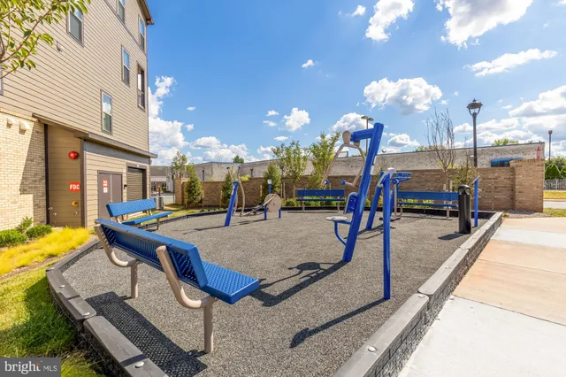 $639,900 | 45950 Raven Terrace, Sterling, VA 20165